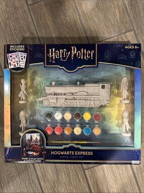 Harry Potter Train paint set for children 6 & up. NWT